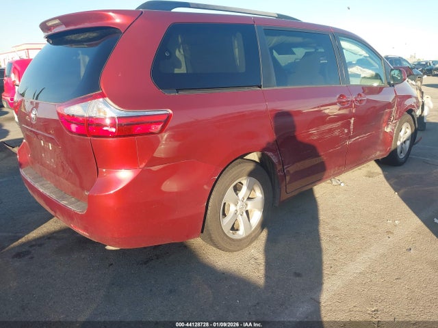 5TDKK3DC3GS750461 Toyota SIENNA LE