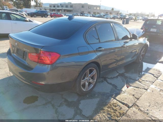 2015 BMW 320 WBA3B1C56FK137250 Photo 3