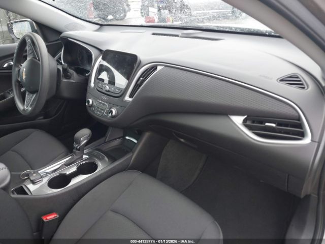 2025 CHEVROLET MALIBU 1G1ZD5STXSF135012 Photo 4