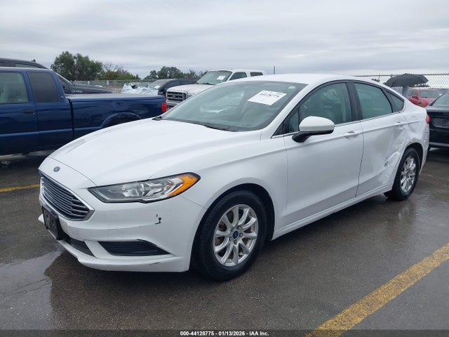 Ford FUSION S 2018 3FA6P0G76JR203555 Image 2