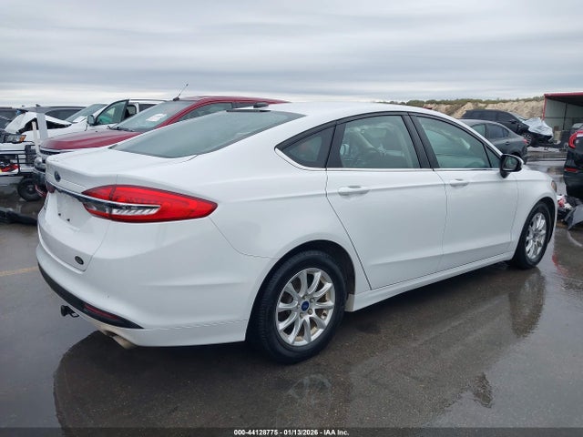 Ford FUSION S 2018 3FA6P0G76JR203555 Image 4