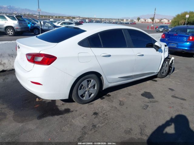 2018 CHEVROLET CRUZE 1G1BC5SM9J7202317 Photo 3