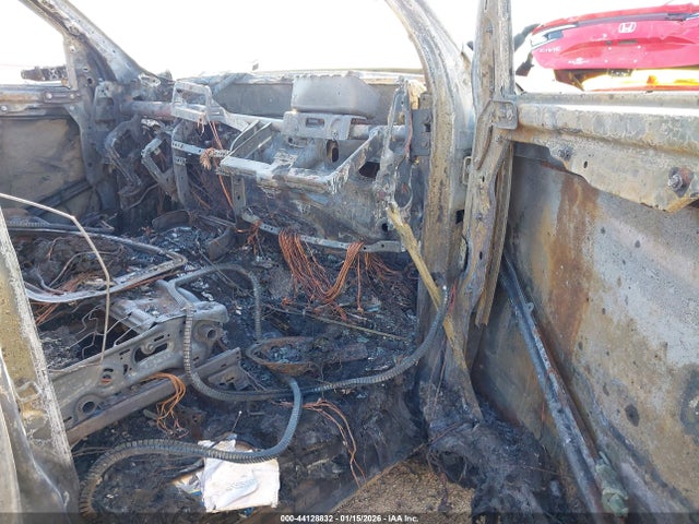 44128832 :رقم المزاد ، 3C6UR5NL1GG120636 vin ، 2016 Ram 2500 Laramie مزاد بيع