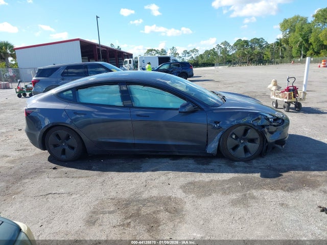 Tesla Model 3 Rear-wheel Drive 2023 5YJ3E1EA1PF644110 Image 13