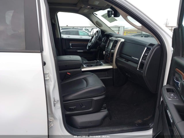44128910 :رقم المزاد ، 1C6RR7NT7HS816140 vin ، 2017 Ram 1500 Laramie  4x4 5'7 Box مزاد بيع