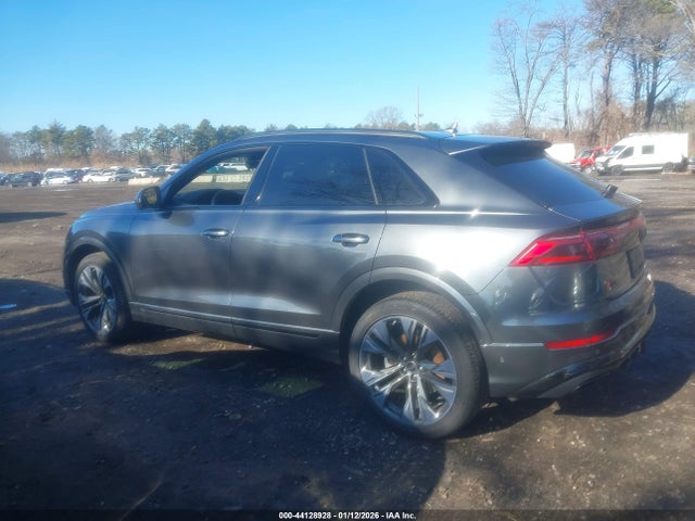 WA1EVBF12SD003216 Audi Q8 Premium Plus 55 Tfsi Quattro