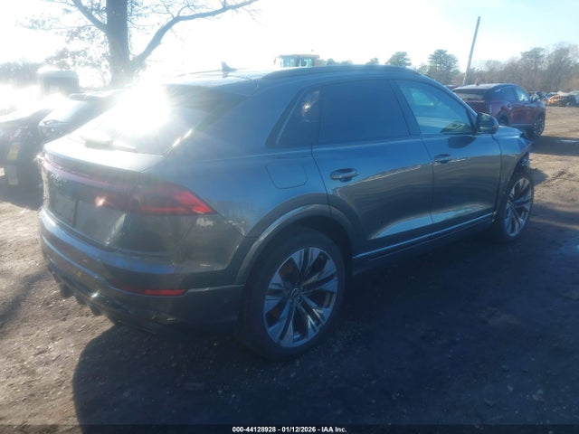 2025 AUDI Q8 WA1EVBF12SD003216 Photo 3