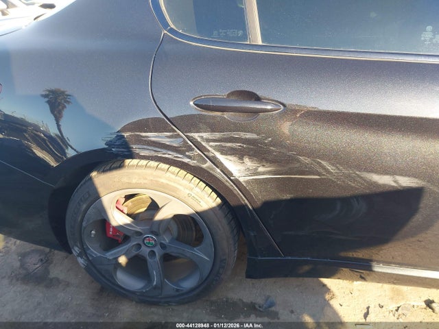 2018 ALFA ROMEO GIULIA ZARFAEBN7J7565230 Photo 5