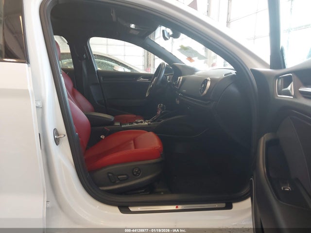 2019 AUDI S3 WAUB1GFF4KA102924 Photo 4