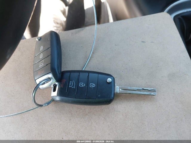 Продаж на аукціоні авто 2016 Kia Soul, vin: KNDJN2A26G7384420, номер лоту: 44128992