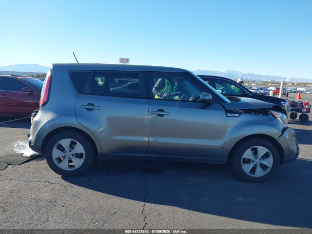 Продаж на аукціоні авто 2016 Kia Soul, vin: KNDJN2A26G7384420, номер лоту: 44128992