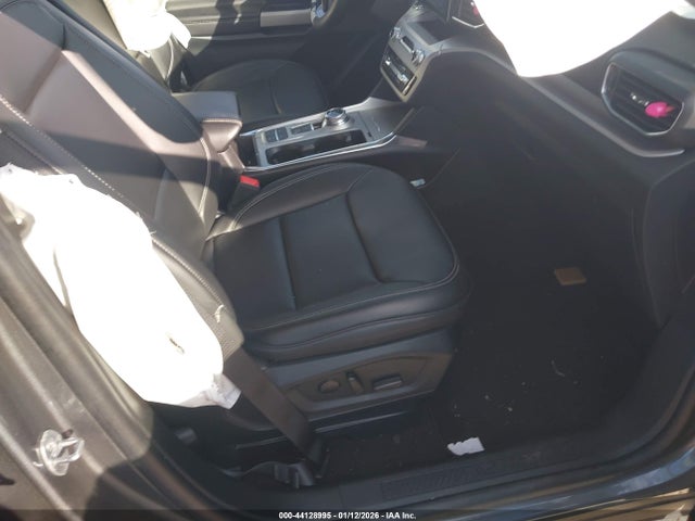 2024 FORD EXPLORER 1FMSK7DH1RGA61949 Photo 4
