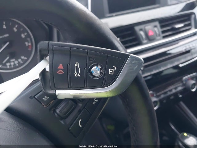 2016 BMW X1 WBXHT3C34GP883932 Photo 10