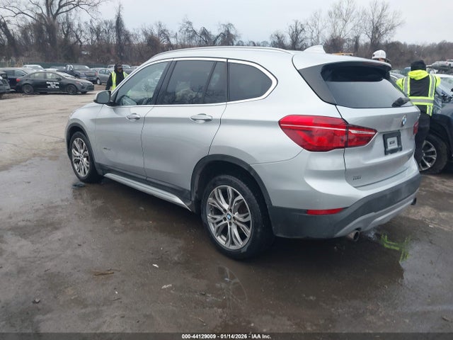 2016 BMW X1 WBXHT3C34GP883932 Photo 2