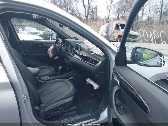 2016 BMW X1 WBXHT3C34GP883932 Photo 4