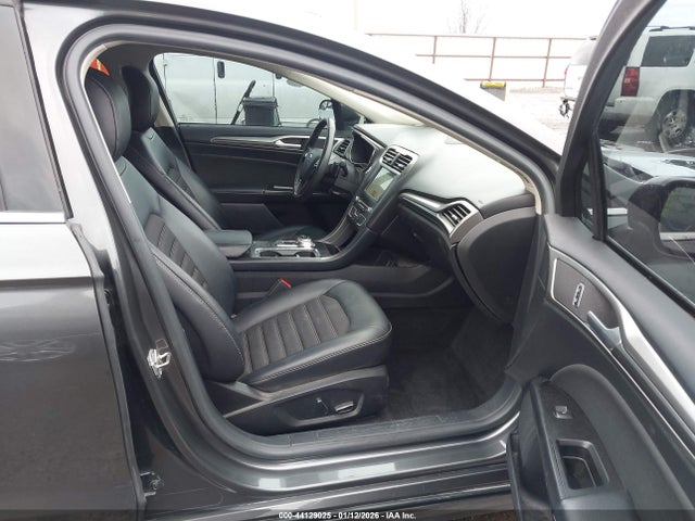 3FA6P0HD2HR313940 Ford FUSION SE