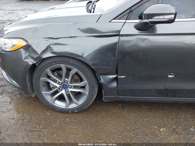 3FA6P0HD2HR313940 Ford FUSION SE
