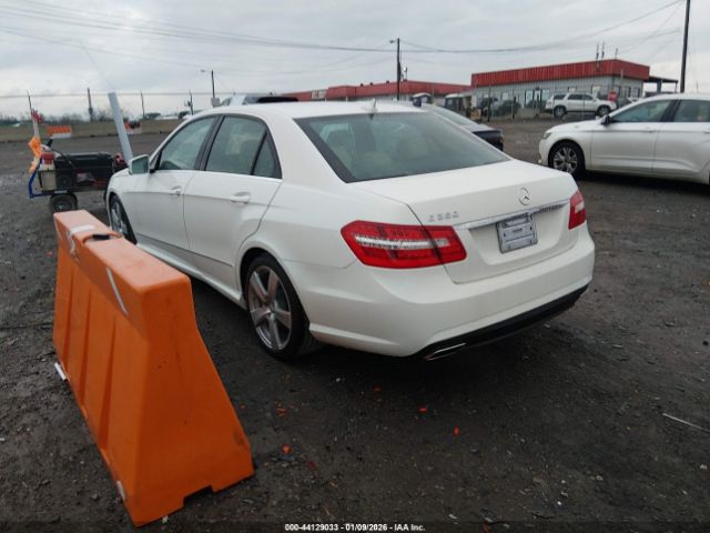2011 MERCEDES-BENZ E 350 WDDHF5GB9BA345021 Photo 2