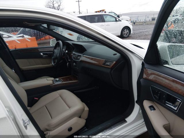 2011 MERCEDES-BENZ E 350 WDDHF5GB9BA345021 Photo 4