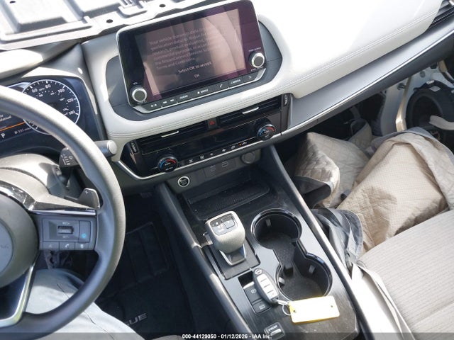 5N1BT3BA3NC720126 Nissan Rogue Sv Fwd