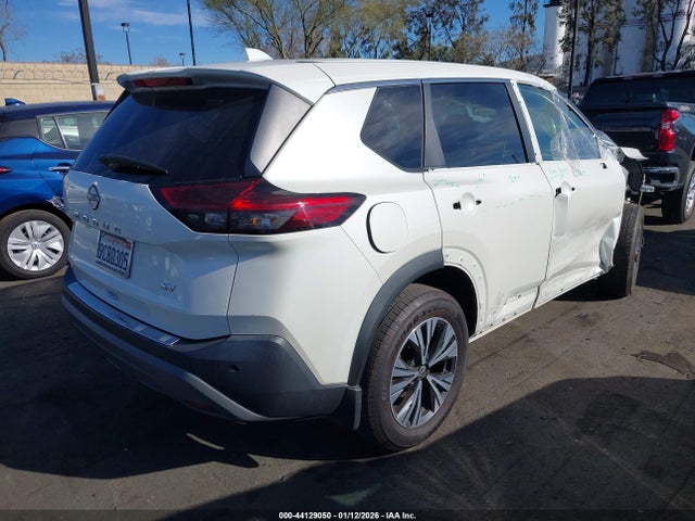 5N1BT3BA3NC720126 Nissan Rogue Sv Fwd