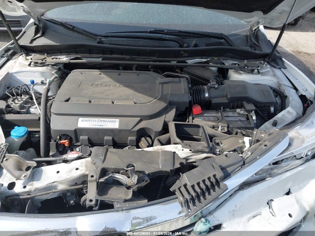 1HGCR3F94HA000133 Honda Accord Touring V6