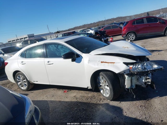 44129121 :رقم المزاد ، JTHBW1GG8E2046573 vin ، 2014 Lexus Es 300h مزاد بيع