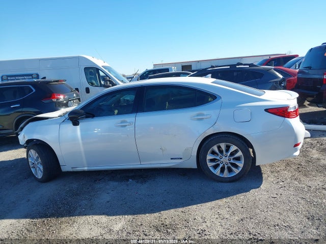 44129121 :رقم المزاد ، JTHBW1GG8E2046573 vin ، 2014 Lexus Es 300h مزاد بيع