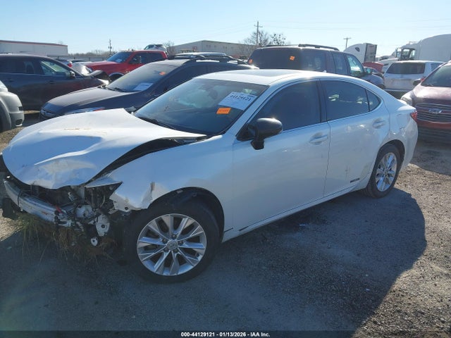 44129121 :رقم المزاد ، JTHBW1GG8E2046573 vin ، 2014 Lexus Es 300h مزاد بيع