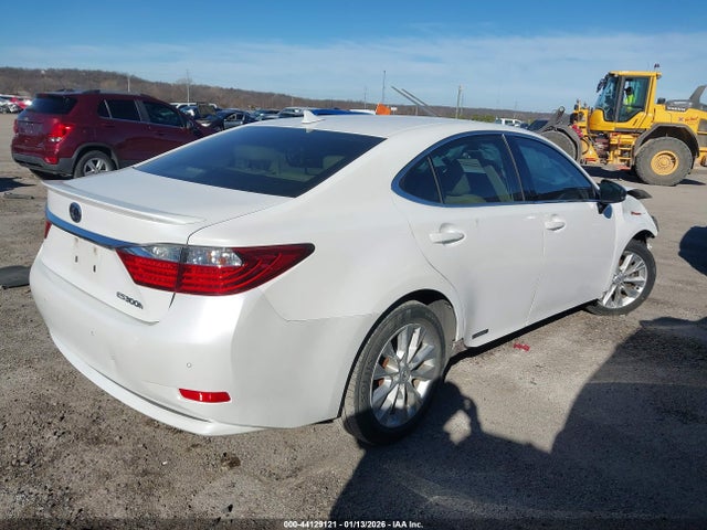 44129121 :رقم المزاد ، JTHBW1GG8E2046573 vin ، 2014 Lexus Es 300h مزاد بيع