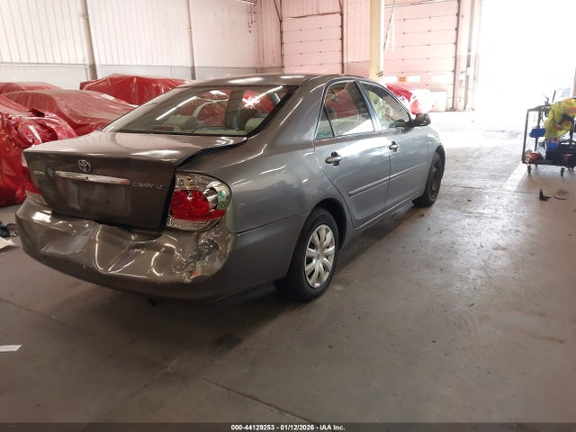 2005 TOYOTA CAMRY 4T1BE30K15U511922 Photo 3