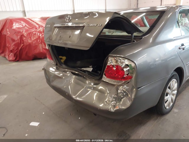 2005 TOYOTA CAMRY 4T1BE30K15U511922 Photo 5