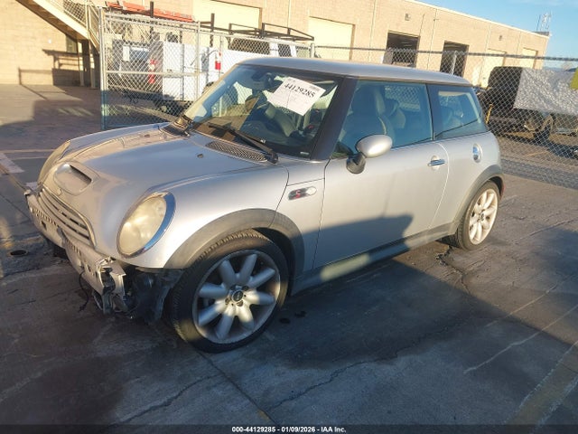 2006 MINI COOPER S WMWRE33596TJ39498 Photo 1