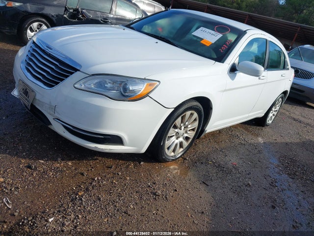 Продаж на аукціоні авто 2014 Chrysler 200 Lx, vin: 1C3CCBAB3EN208730, номер лоту: 44129402