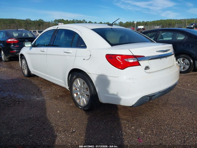 Продаж на аукціоні авто 2014 Chrysler 200 Lx, vin: 1C3CCBAB3EN208730, номер лоту: 44129402