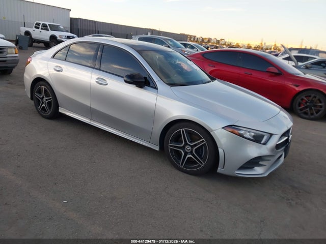 2020 MERCEDES-BENZ A 220 W1K3G4EB7LJ216863