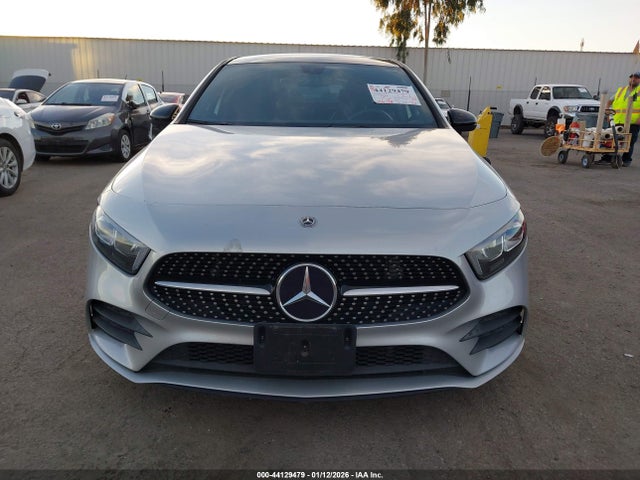 W1K3G4EB7LJ216863 Mercedes-Benz A 220