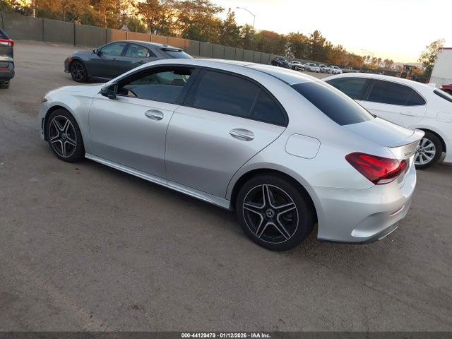 2020 MERCEDES-BENZ A 220 W1K3G4EB7LJ216863 Photo 2