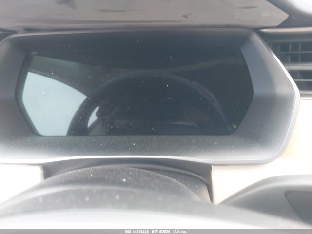 44129496 :رقم المزاد ، 5YJSA1E23JF256724 vin ، 2018 Tesla Model S مزاد بيع