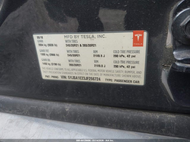44129496 :رقم المزاد ، 5YJSA1E23JF256724 vin ، 2018 Tesla Model S مزاد بيع