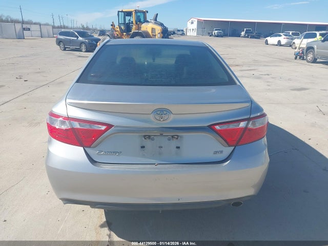 4T1BF1FK1GU182926 Toyota CAMRY SE