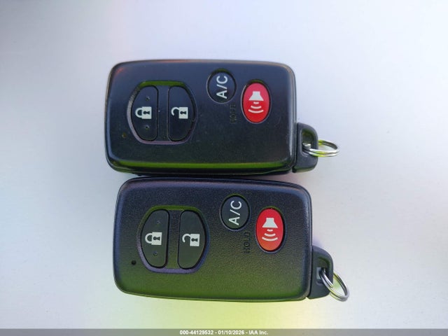 JTDKN3DU0E1809542 Toyota Prius Four