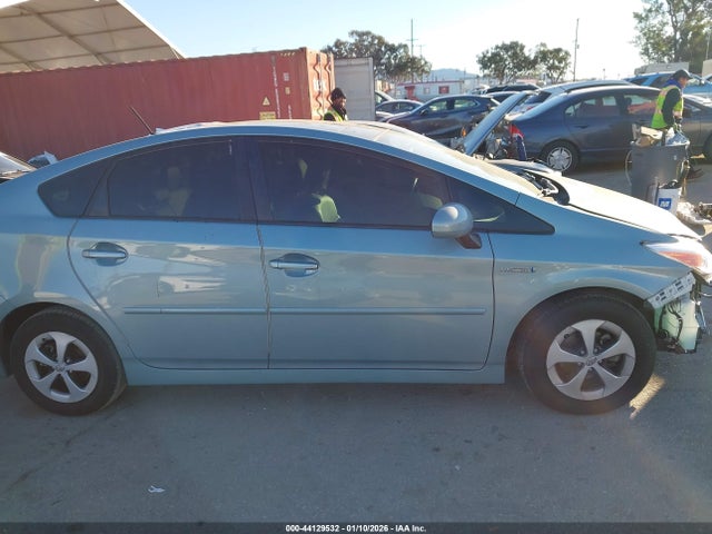 JTDKN3DU0E1809542 Toyota Prius Four