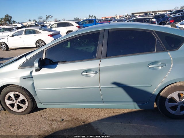 JTDKN3DU0E1809542 Toyota Prius Four