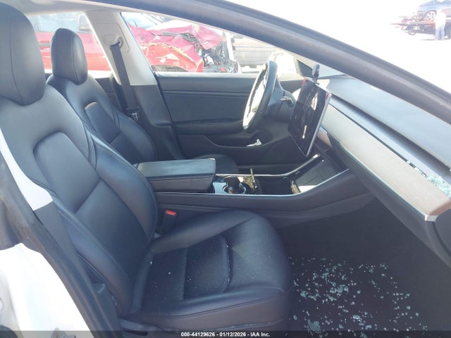2020 TESLA MODEL 3 5YJ3E1EB3LF735379 Photo 4