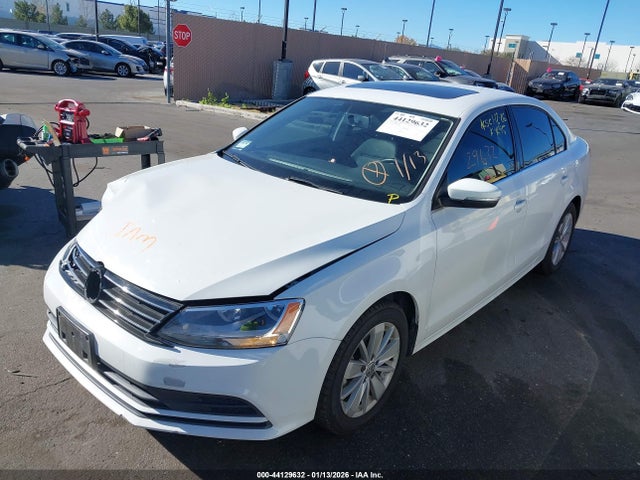 2015 Volkswagen Jetta 1.8t Se მანქანა იყიდება აუქციონზე, vin: 3VWD17AJ4FM406218, აუქციონის ნომერი: 44129632