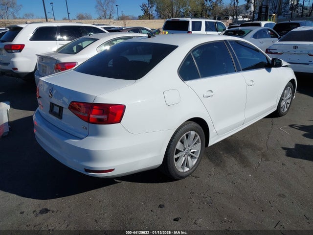 2015 Volkswagen Jetta 1.8t Se მანქანა იყიდება აუქციონზე, vin: 3VWD17AJ4FM406218, აუქციონის ნომერი: 44129632