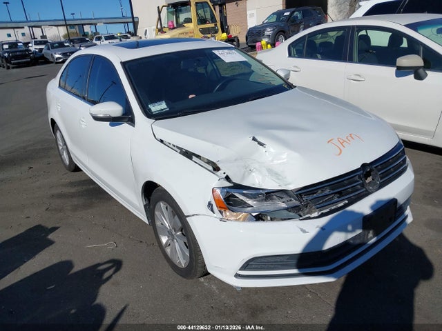 2015 Volkswagen Jetta 1.8t Se მანქანა იყიდება აუქციონზე, vin: 3VWD17AJ4FM406218, აუქციონის ნომერი: 44129632