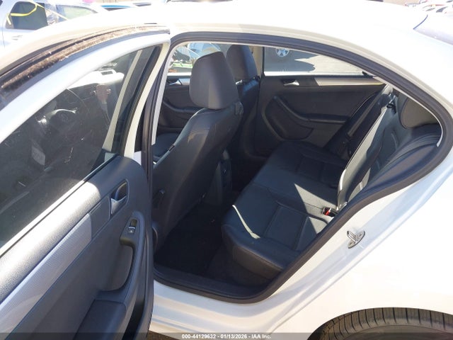 2015 Volkswagen Jetta 1.8t Se მანქანა იყიდება აუქციონზე, vin: 3VWD17AJ4FM406218, აუქციონის ნომერი: 44129632