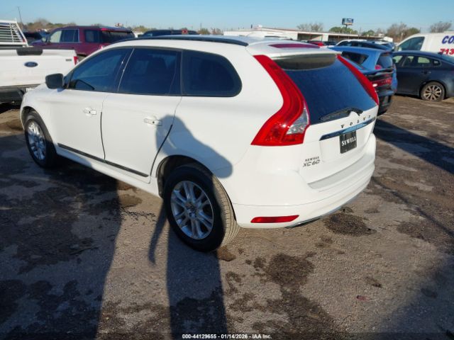2015 VOLVO XC60 YV440MDJ7F2681487 Photo 2